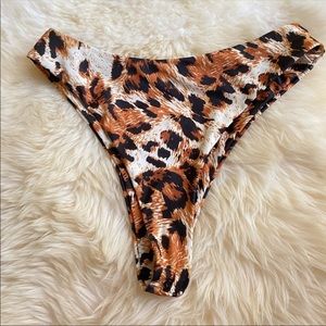 NWOT‼️LEOPARD HIGH RISE, CHEEKY BOTTOMS